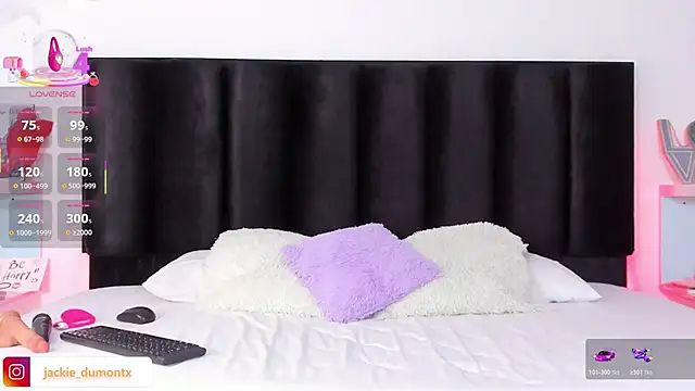 JackieDumont1 online show from 7, 11, 2025