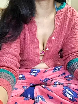 Cute-Zarina online show from 14, 12, 2025