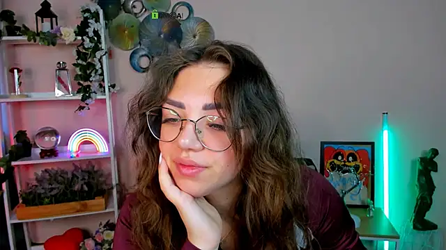 Snapshot of kiki_swan chatting on 29, 4, 2026 kiki swan online show from 29, 4, 2026