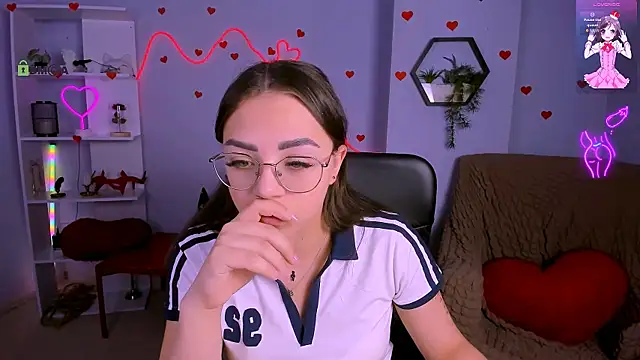 Snapshot of kiki_swan chatting on 28, 5, 2026 kiki swan online show from 28, 5, 2026