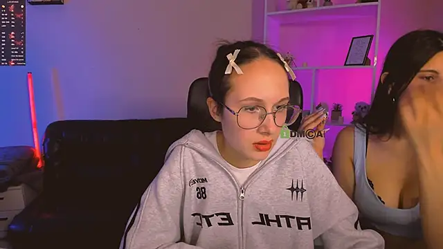 mona cloud online show from 25, 11, 2025