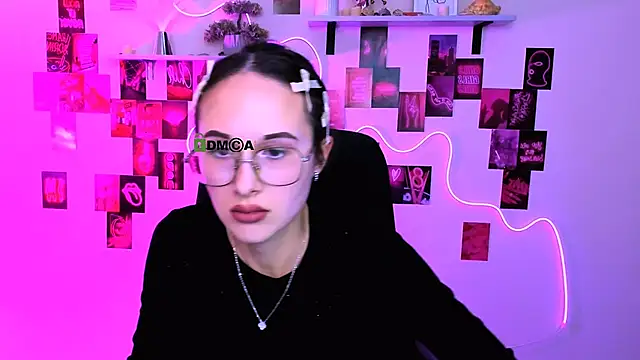 Snapshot of mona_cloud chatting on 4, 3, 2026 mona cloud online show from 4, 3, 2026