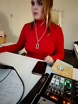 Juicy PeachLux online show from 13, 3, 2025