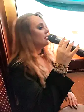 Juicy PeachLux online show from 1, 11, 2025