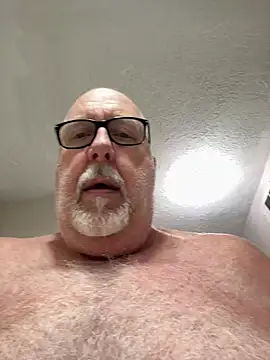 Snapshot of superbearboss chatting on 15, 2, 2026 superbearboss online show from 15, 2, 2026