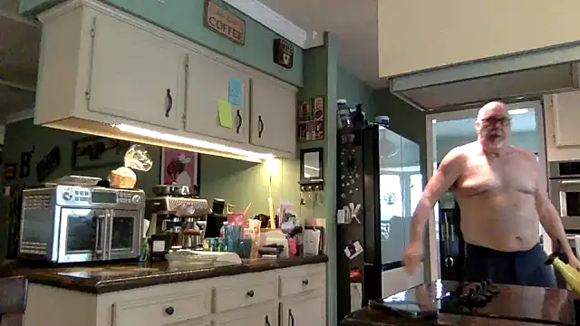 Snapshot of superbearboss chatting on 20, 2, 2026 superbearboss online show from 20, 2, 2026