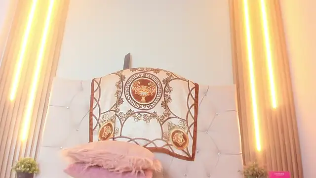 Alexa Bravva online show from 8, 4, 2026