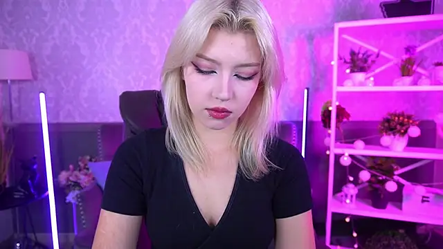 SelenaIris online show from 15, 9, 2025