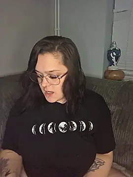 Saucy-Serenity online show from 21, 10, 2025