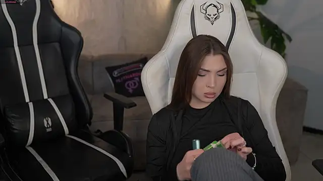 Billie054 online show from 26, 11, 2025