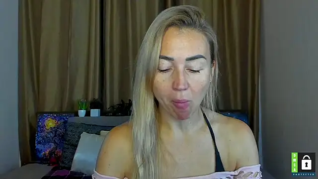 Kiss julli88I online show from 18, 10, 2025