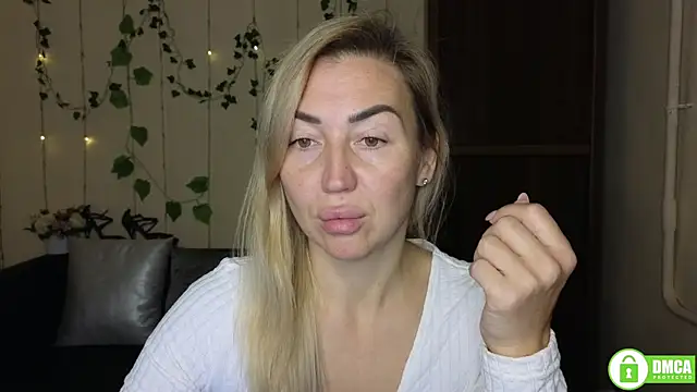 Kiss julli88I online show from 14, 11, 2025