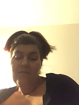 Snapshot of Curvy-Essex-Milf chatting on 23, 3, 2025 Curvy-Essex-Milf online show from 23, 3, 2025