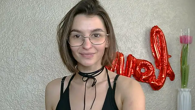 luna Gharming online show from 8, 3, 2025