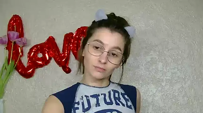 luna Gharming online show from 13, 3, 2025