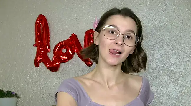 luna Gharming online show from 15, 3, 2025