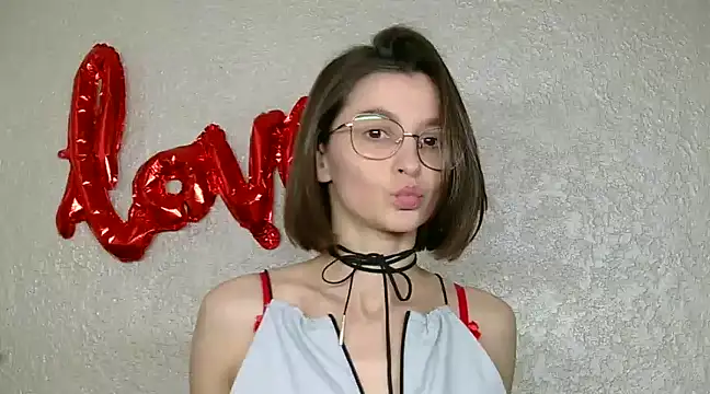 luna Gharming online show from 17, 3, 2025