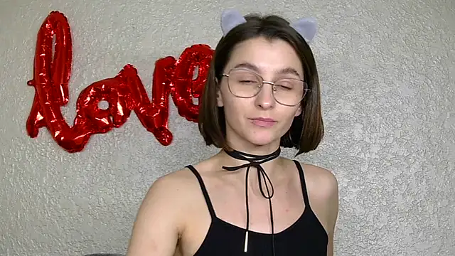 luna Gharming online show from 17, 3, 2025