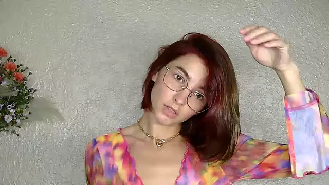 luna Gharming online show from 1, 10, 2025