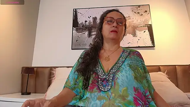 AlessandraLeroy online show from 15, 4, 2026