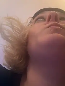 KITTYBOOBOOFUXX online show from 16, 4, 2026