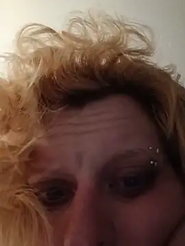 KITTYBOOBOOFUXX online show from 22, 4, 2026