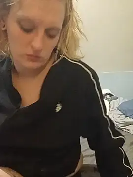 KITTYBOOBOOFUXX online show from 17, 6, 2026