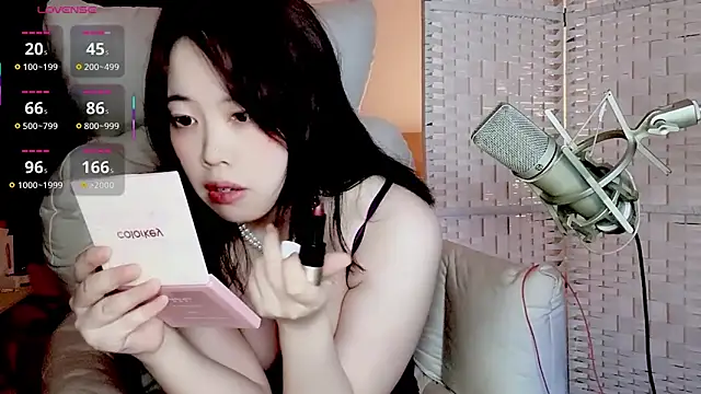 Snapshot of Cocobee chatting on 12, 9, 2025 Cocobee online show from 12, 9, 2025