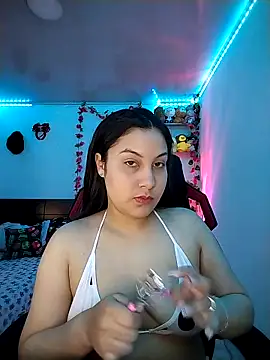 esmeralda jadees online show from 18, 4, 2026