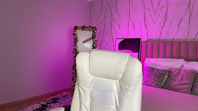  Vikky Moon  online show from 17, 10, 2025