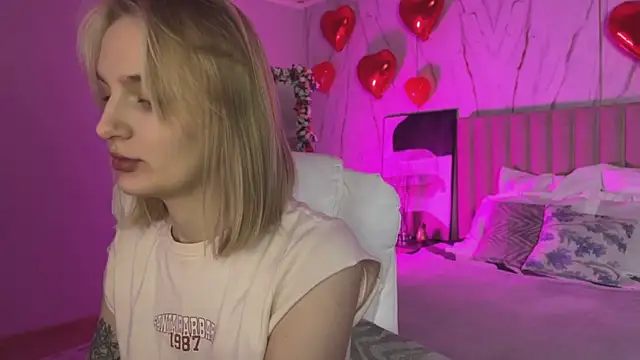  Vikky Moon  online show from 9, 3, 2026