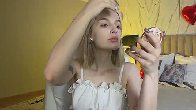  Vikky Moon  online show from 27, 3, 2026