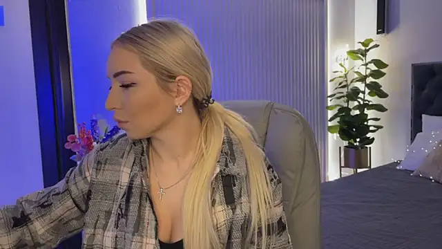 OhMyEmma online show from 4, 11, 2025