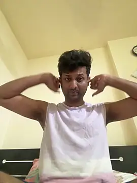 Snapshot of MIRTHICK2002 chatting on 26, 9, 2025 MIRTHICK2002 online show from 26, 9, 2025