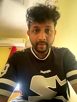 Snapshot of MIRTHICK2002 chatting on 25, 10, 2025 MIRTHICK2002 online show from 25, 10, 2025