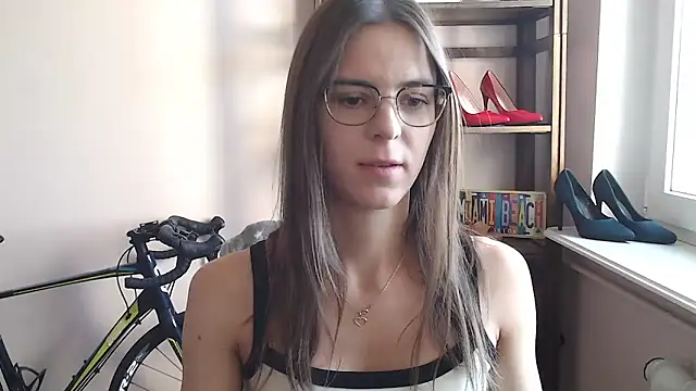 Snapshot of love_megi chatting on 2, 5, 2026 love megi online show from 2, 5, 2026