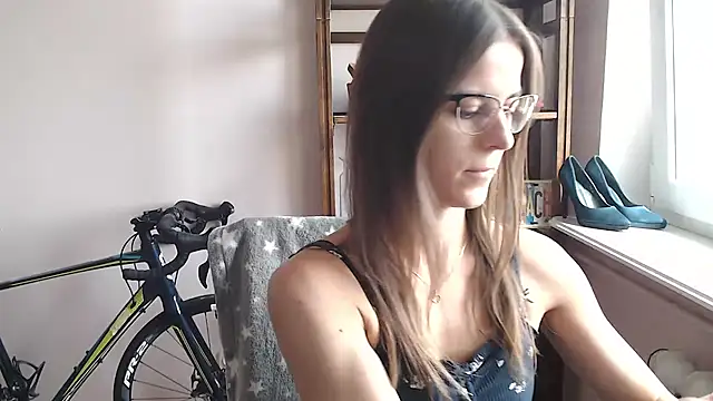 Snapshot of love_megi chatting on 2, 6, 2026 love megi online show from 2, 6, 2026