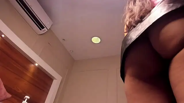 Snapshot of AriadnaHarper chatting on 1, 4, 2026 AriadnaHarper online show from 1, 4, 2026