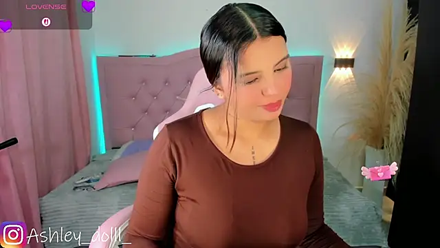 Ashley dolll online show from 11, 4, 2026