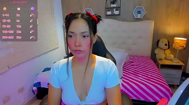  LiilyWong online show from 19, 3, 2025