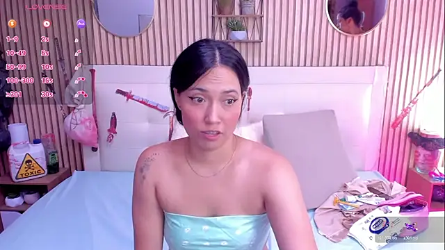  LiilyWong online show from 23, 10, 2025