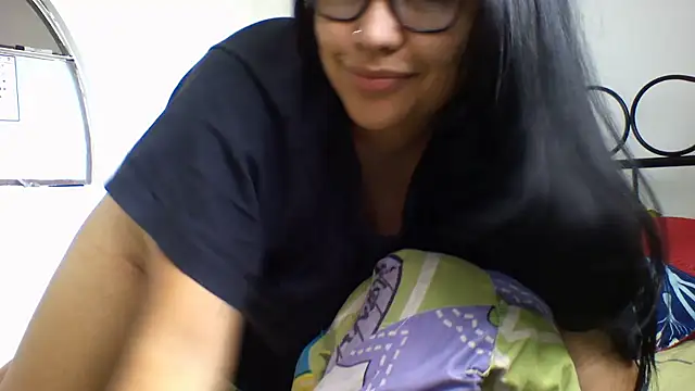 Snapshot of Harris_Annie chatting on 3, 10, 2025 Harris Annie online show from 3, 10, 2025