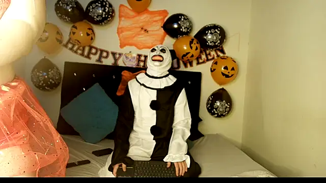 Snapshot of Kymberlyandlucas2 chatting on 9, 10, 2025 Kymberlyandlucas2 online show from 9, 10, 2025