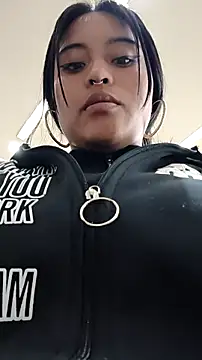 bella warzon online show from 17, 2, 2026