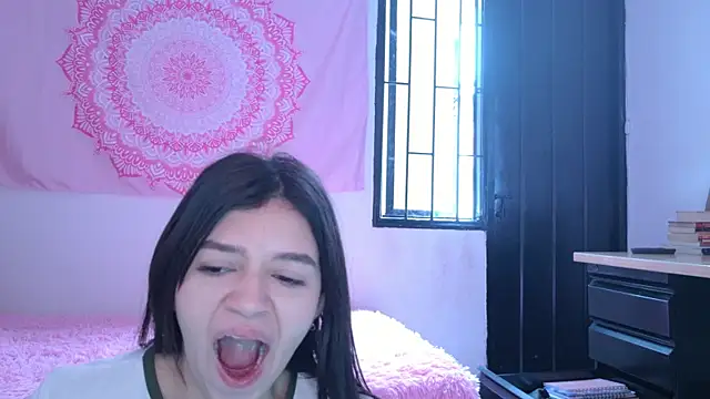 Snapshot of eva_sin18 chatting on 21, 7, 2026 eva sin18 online show from 21, 7, 2026