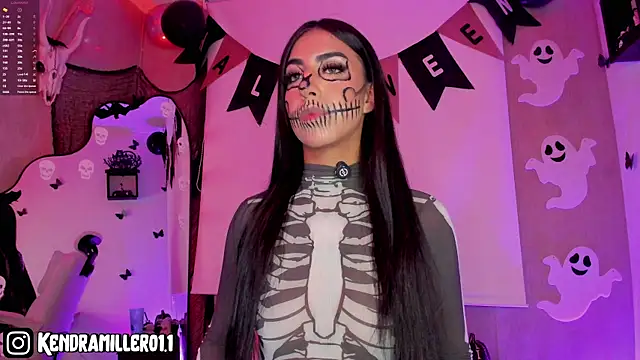 Kendramillerr 1 online show from 20, 10, 2025