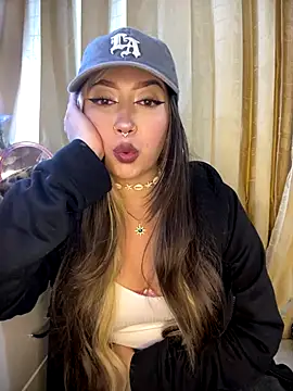 Snapshot of VictoriaGerard_Pink chatting on 12, 9, 2025 VictoriaGerard Pink online show from 12, 9, 2025