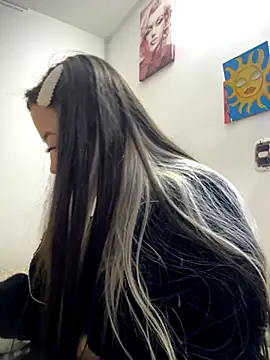 Snapshot of VictoriaGerard_Pink chatting on 23, 10, 2025 VictoriaGerard Pink online show from 23, 10, 2025