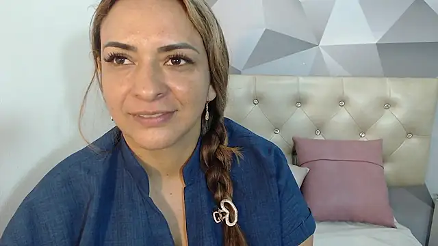 Milf-Prettyboobs online show from 13, 1, 2026