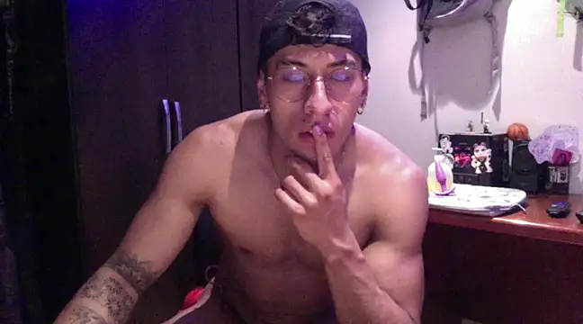 Snapshot of Thiago_Happy chatting on 13, 3, 2025 Thiago Happy online show from 13, 3, 2025